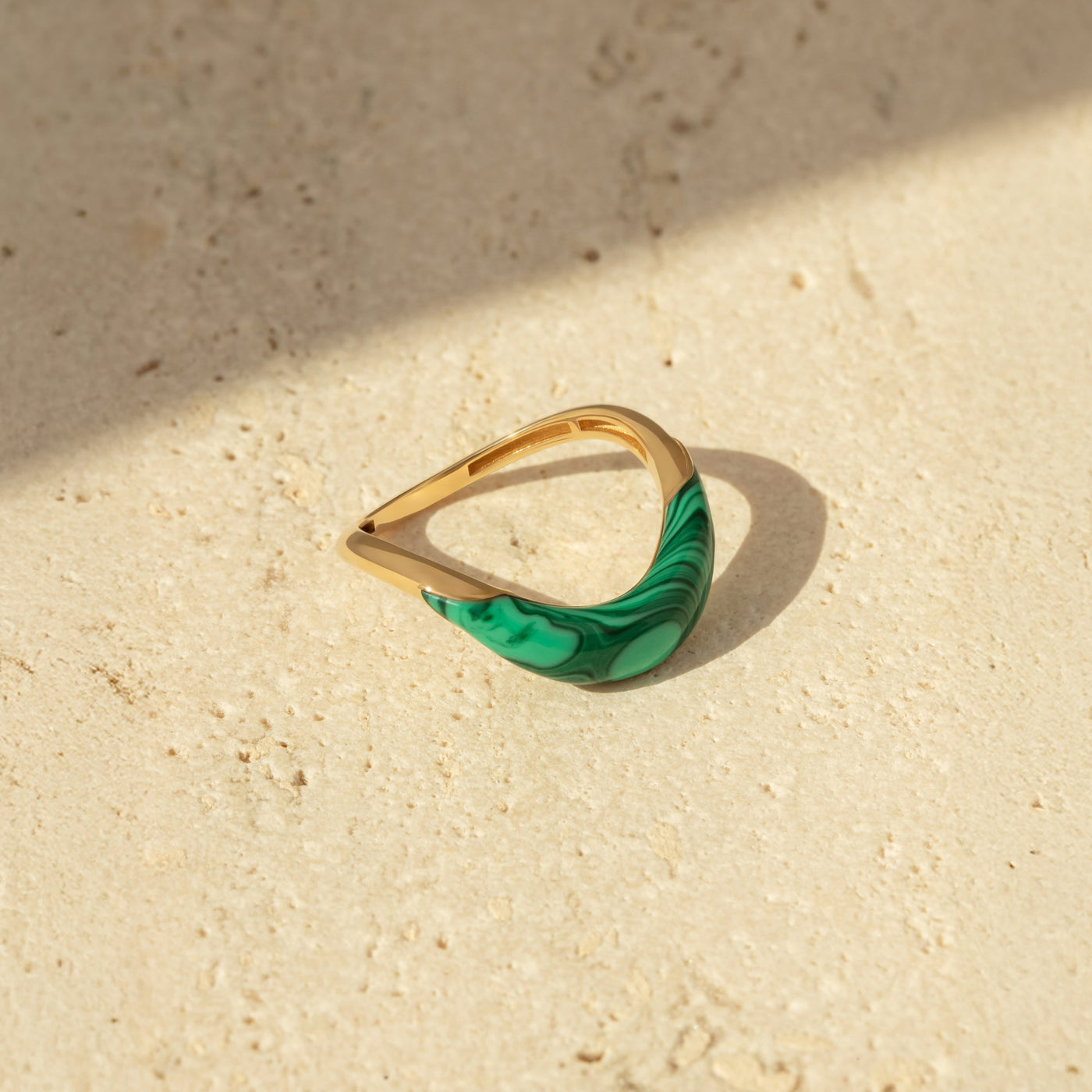 L'Atelier Nawbar 18k yellow gold and carved malachite curved stacking band