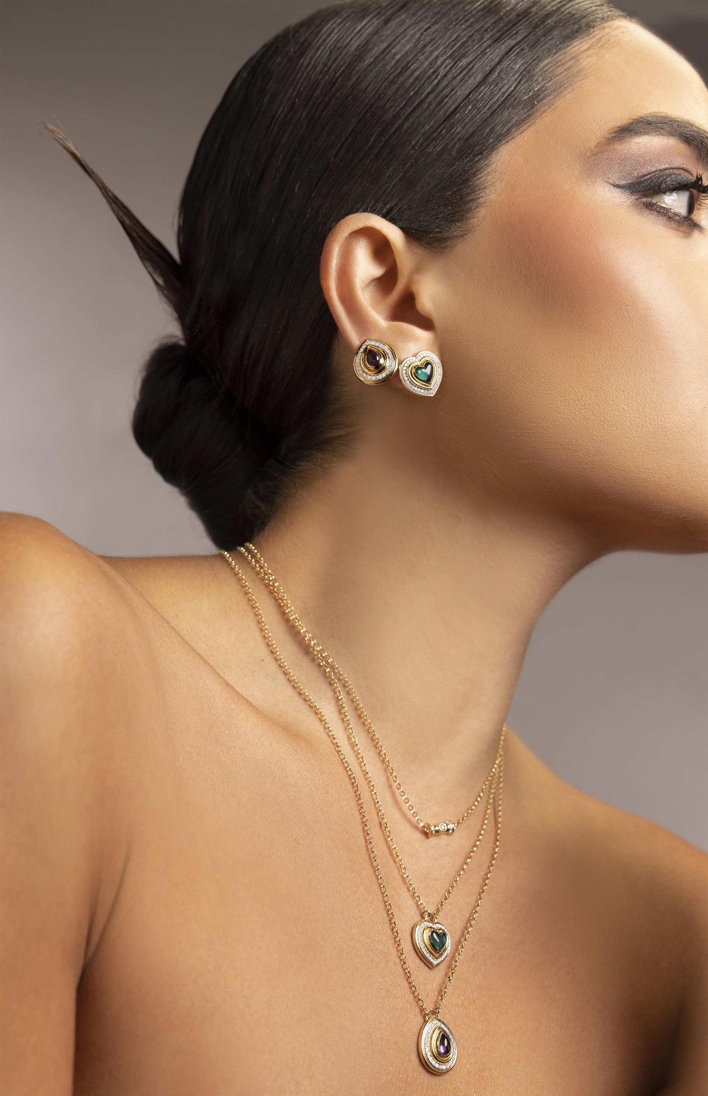 L'Atelier Nawbar 18k yellow gold cable chain with white diamond pendant in the chain