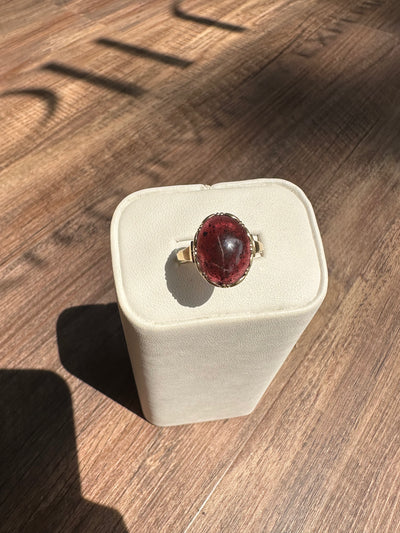 VINTAGE 14K Yellow Gold Star Garnet Ring
