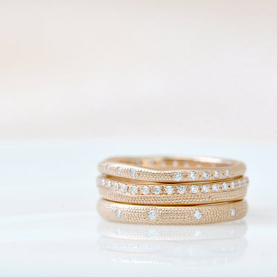 18k yellow gold textured diamond ring
